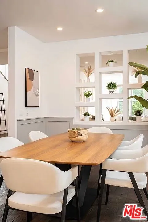3496 Redwood Avenue Los Angeles, CA 90066