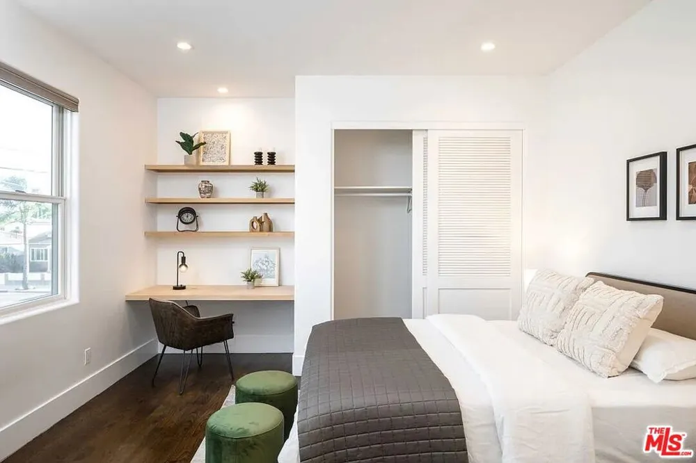 3496 Redwood Avenue Los Angeles, CA 90066