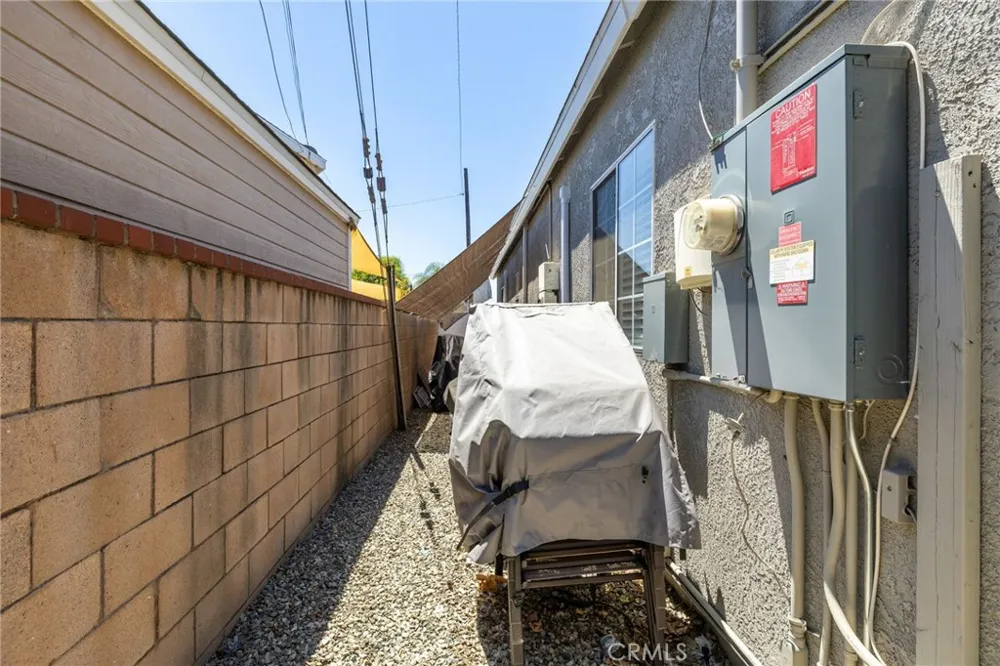 909 E I STREET Ontario, CA 91764