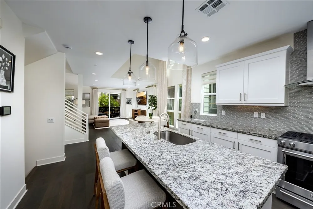 1675 Grand View Costa Mesa, CA 92627