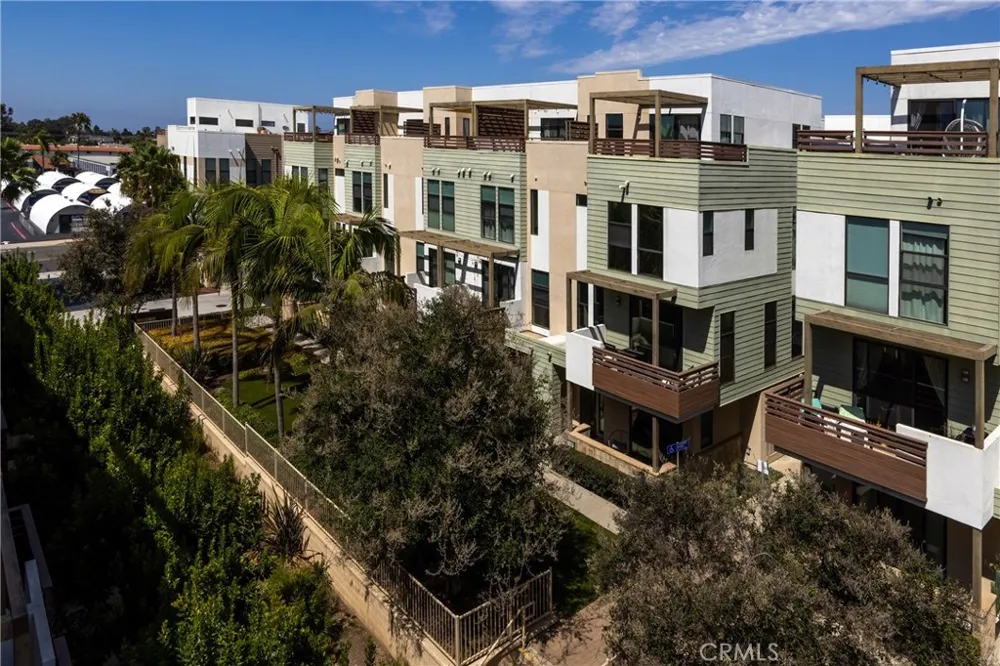 1675 Grand View Costa Mesa, CA 92627