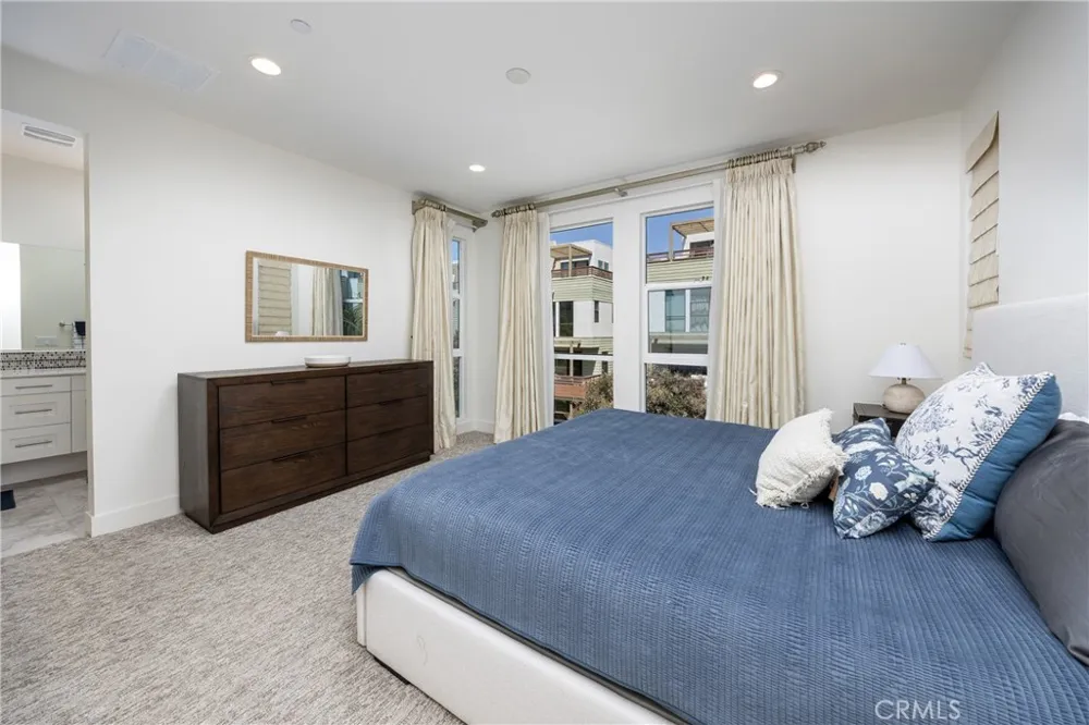 1675 Grand View Costa Mesa, CA 92627