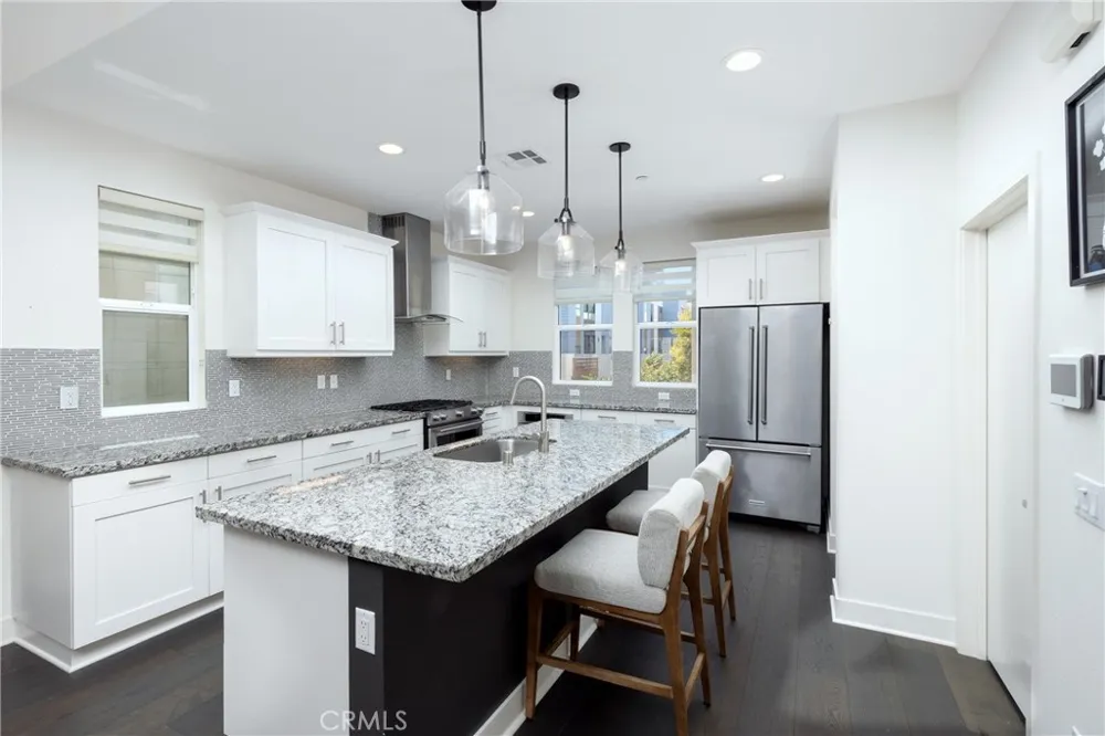 1675 Grand View Costa Mesa, CA 92627