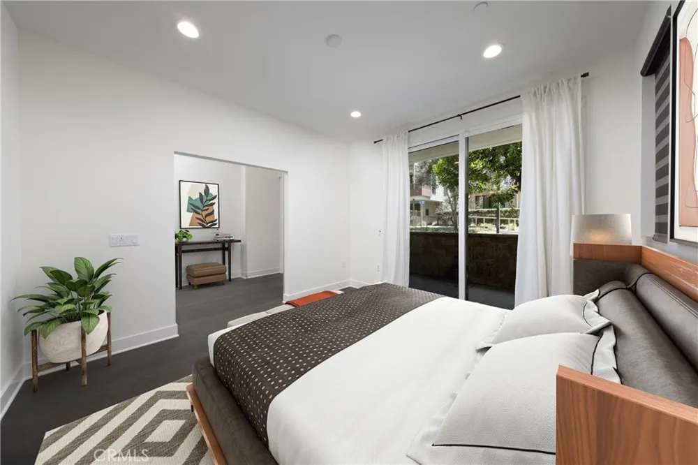1675 Grand View Costa Mesa, CA 92627