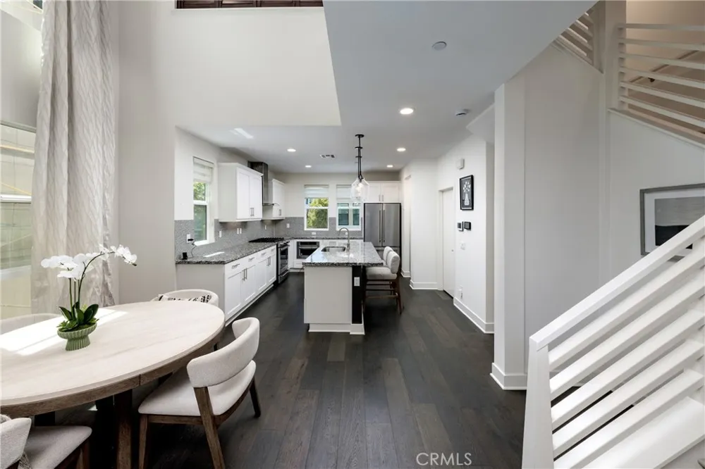1675 Grand View Costa Mesa, CA 92627