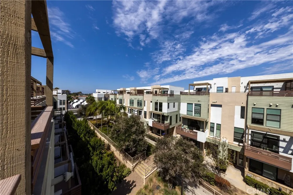 1675 Grand View Costa Mesa, CA 92627