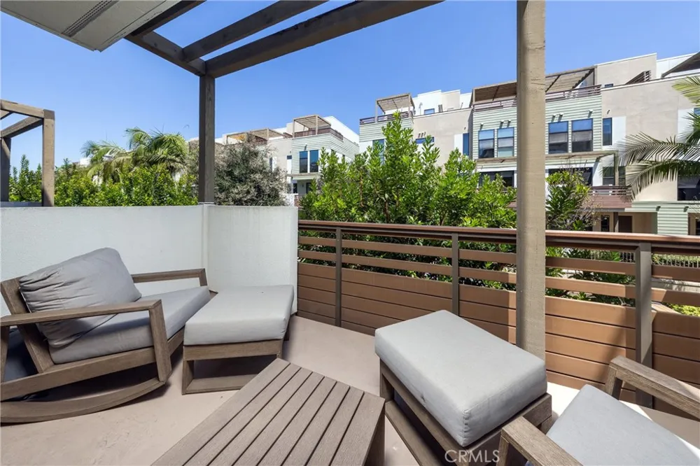 1675 Grand View Costa Mesa, CA 92627