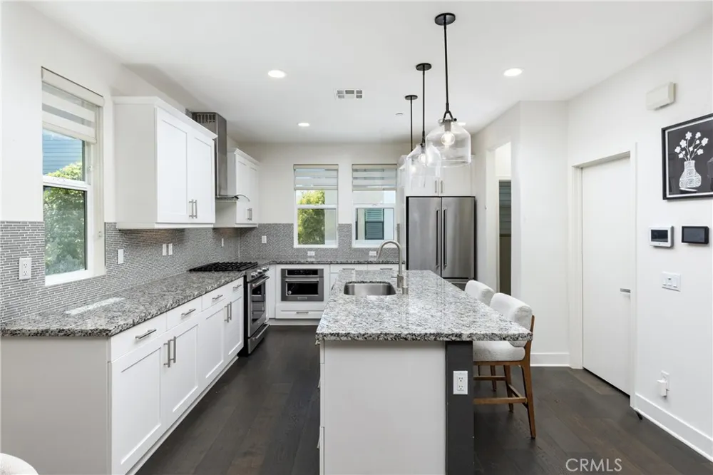 1675 Grand View Costa Mesa, CA 92627