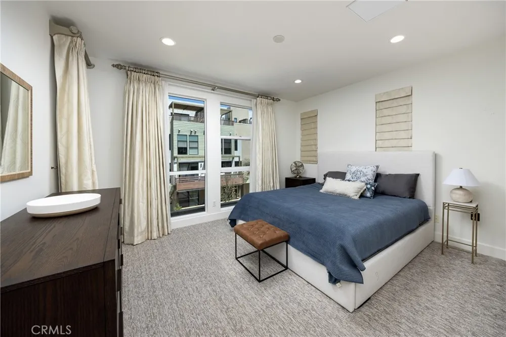 1675 Grand View Costa Mesa, CA 92627