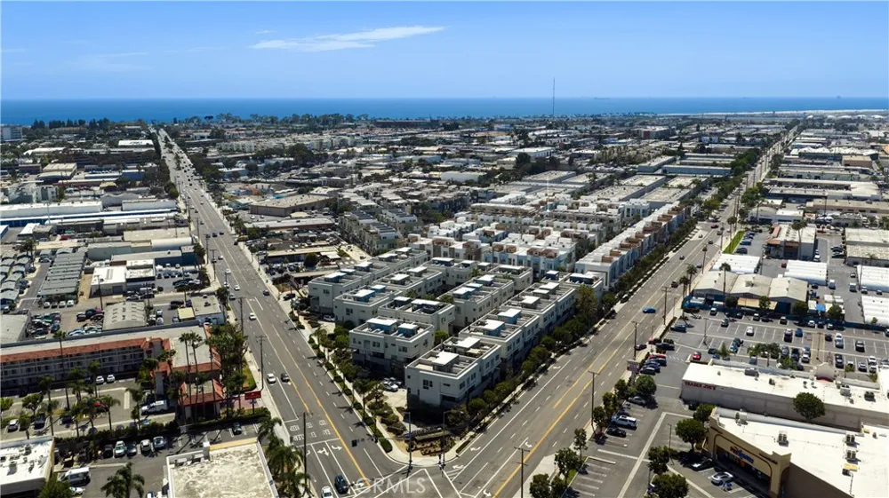 1675 Grand View Costa Mesa, CA 92627