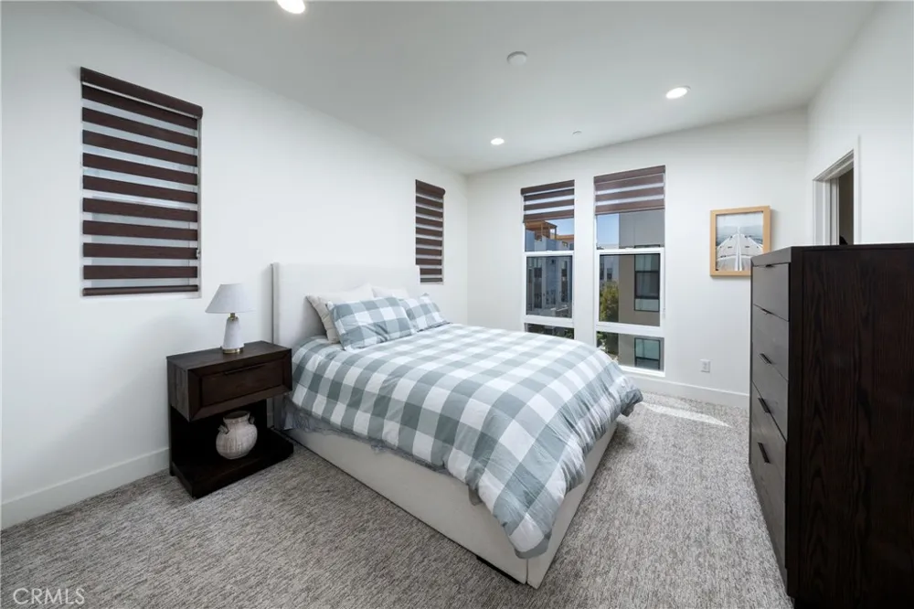 1675 Grand View Costa Mesa, CA 92627