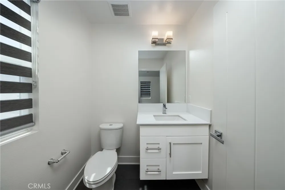 1675 Grand View Costa Mesa, CA 92627