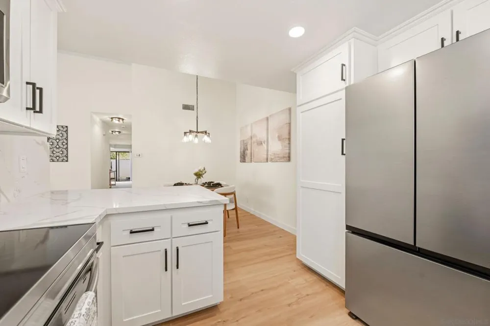 12855 Via Moura San Diego, CA 92128