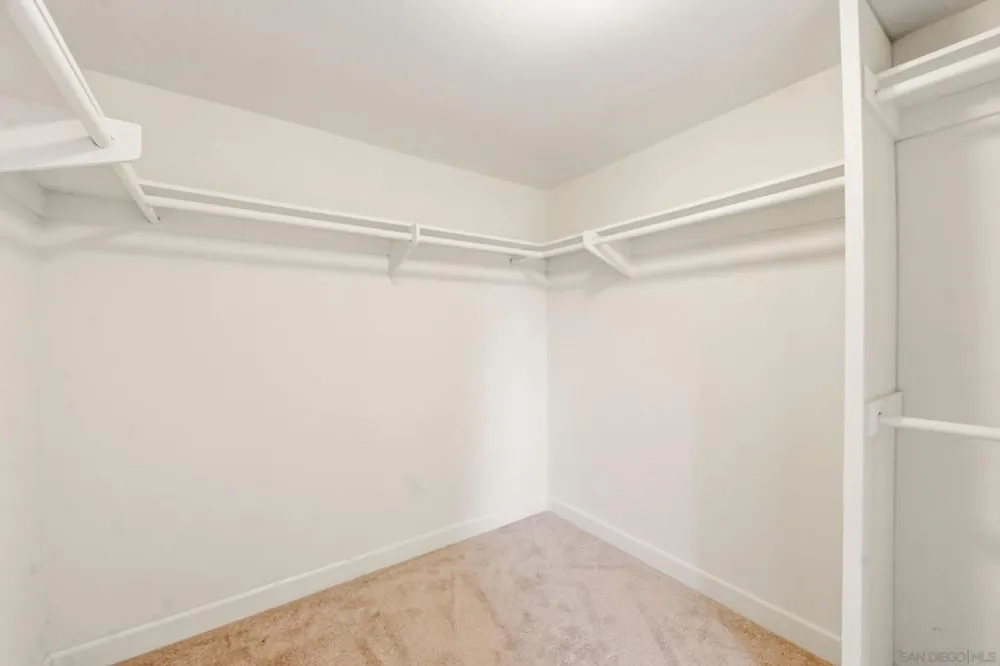 12855 Via Moura San Diego, CA 92128