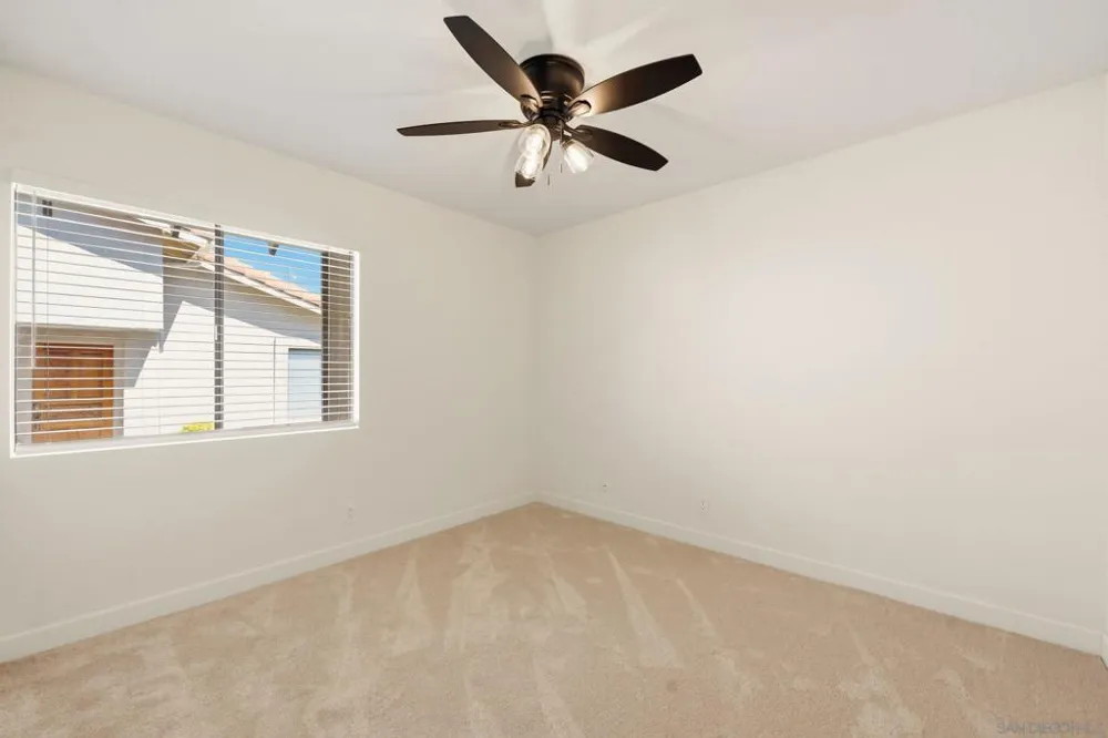 12855 Via Moura San Diego, CA 92128