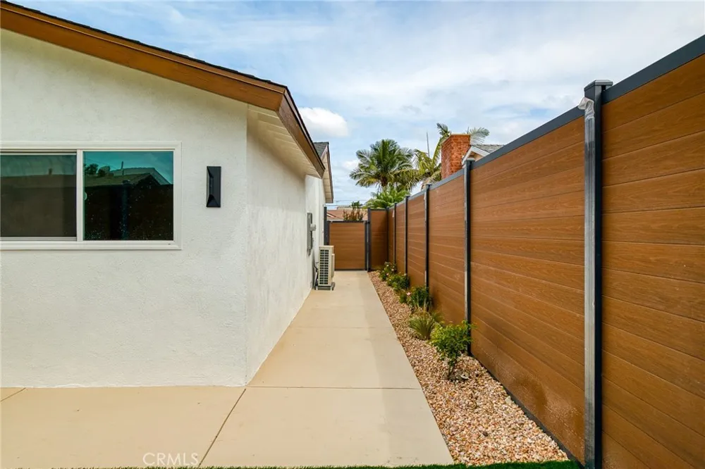10342 Mast Westminster, CA 92683