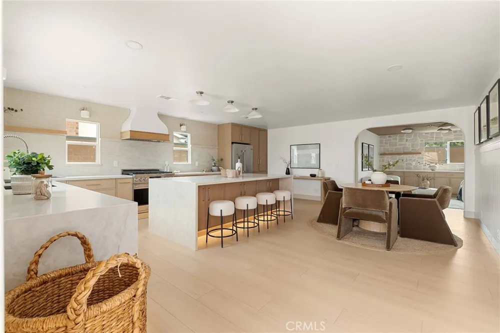 10342 Mast Westminster, CA 92683