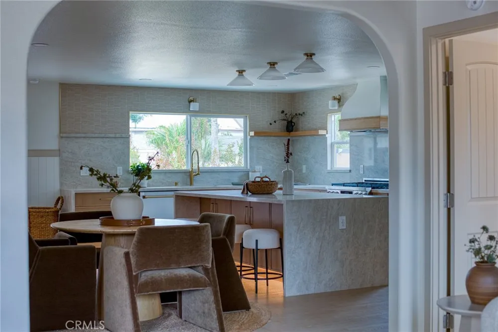 10342 Mast Westminster, CA 92683