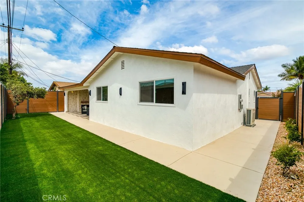 10342 Mast Westminster, CA 92683
