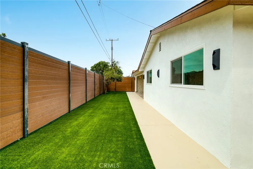 10342 Mast Westminster, CA 92683