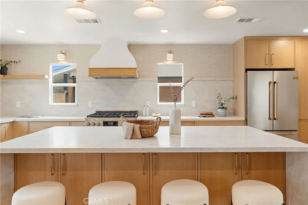 10342 Mast Westminster, CA 92683