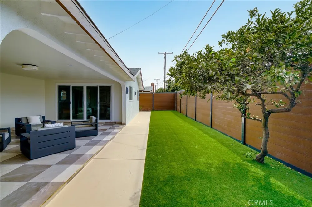 10342 Mast Westminster, CA 92683
