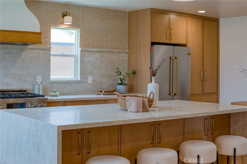 10342 Mast Westminster, CA 92683