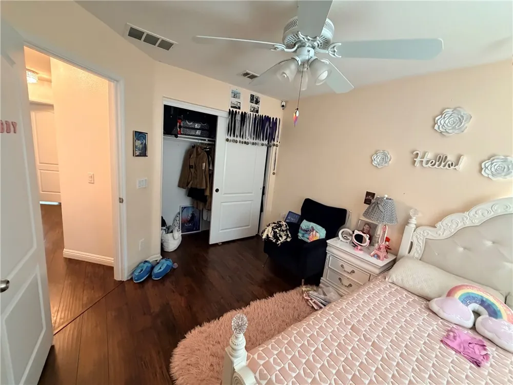 3927 Strand Way Perris, CA 92571