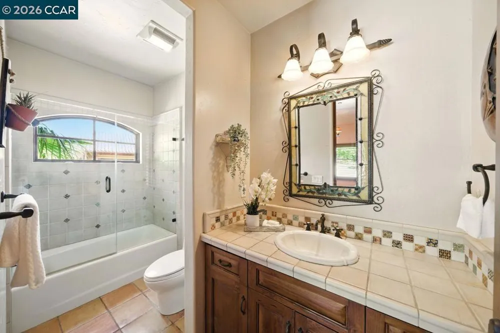 1615 Lawrence Rd Danville, CA 94506
