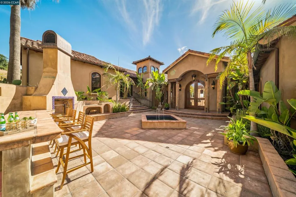 1615 Lawrence Rd Danville, CA 94506