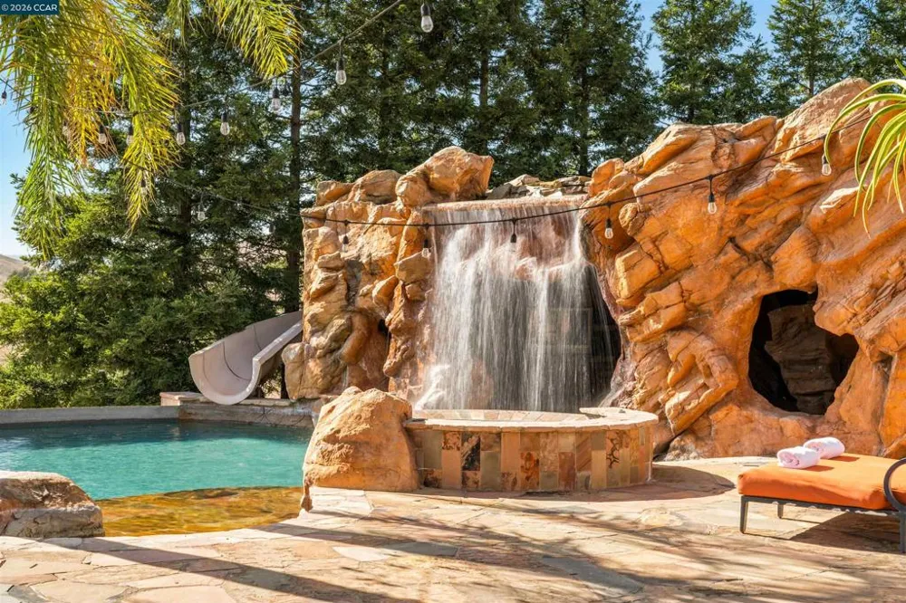 1615 Lawrence Rd Danville, CA 94506