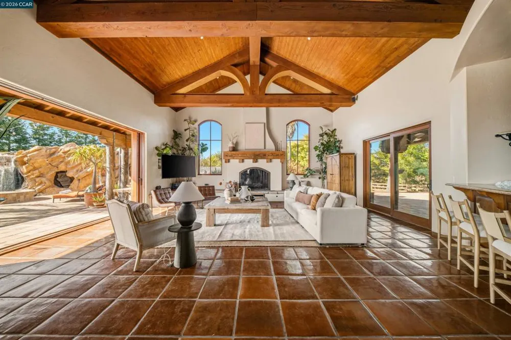 1615 Lawrence Rd Danville, CA 94506