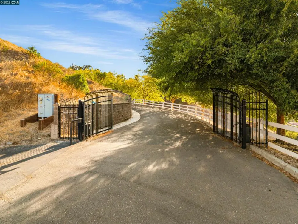 1615 Lawrence Rd Danville, CA 94506