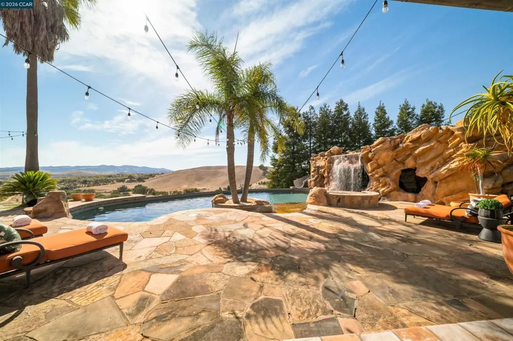 1615 Lawrence Rd Danville, CA 94506