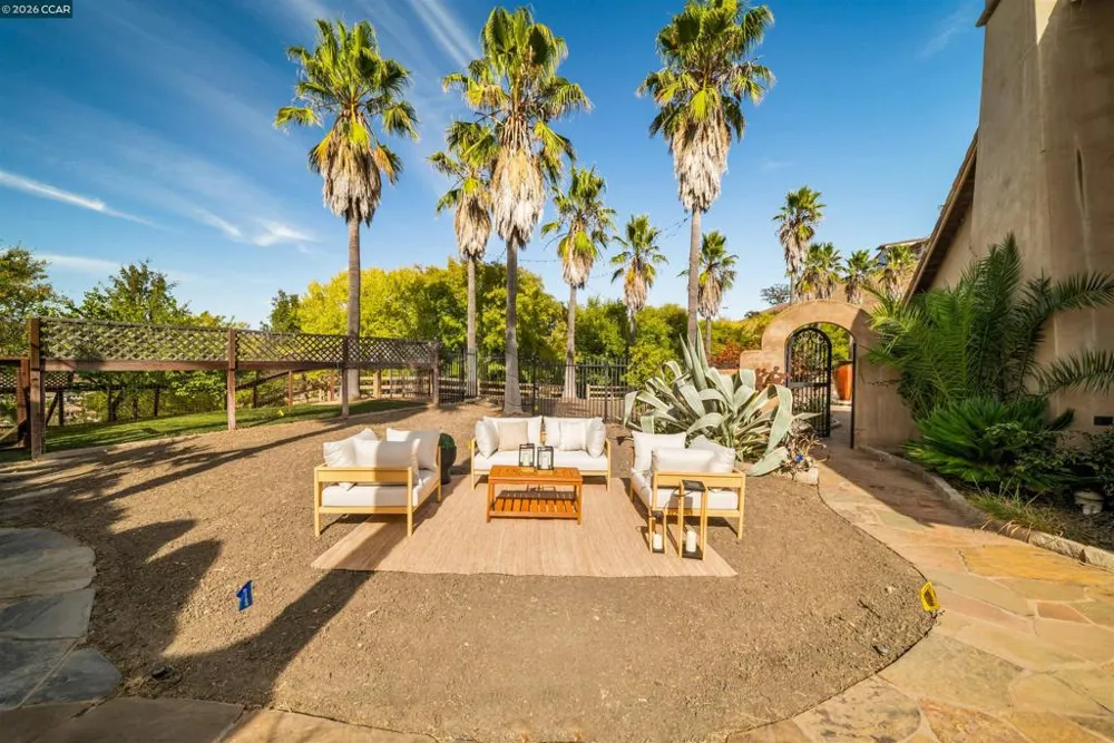 1615 Lawrence Rd Danville, CA 94506
