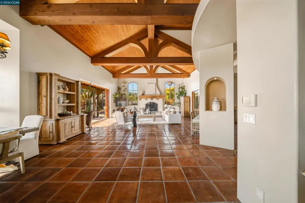 1615 Lawrence Rd Danville, CA 94506