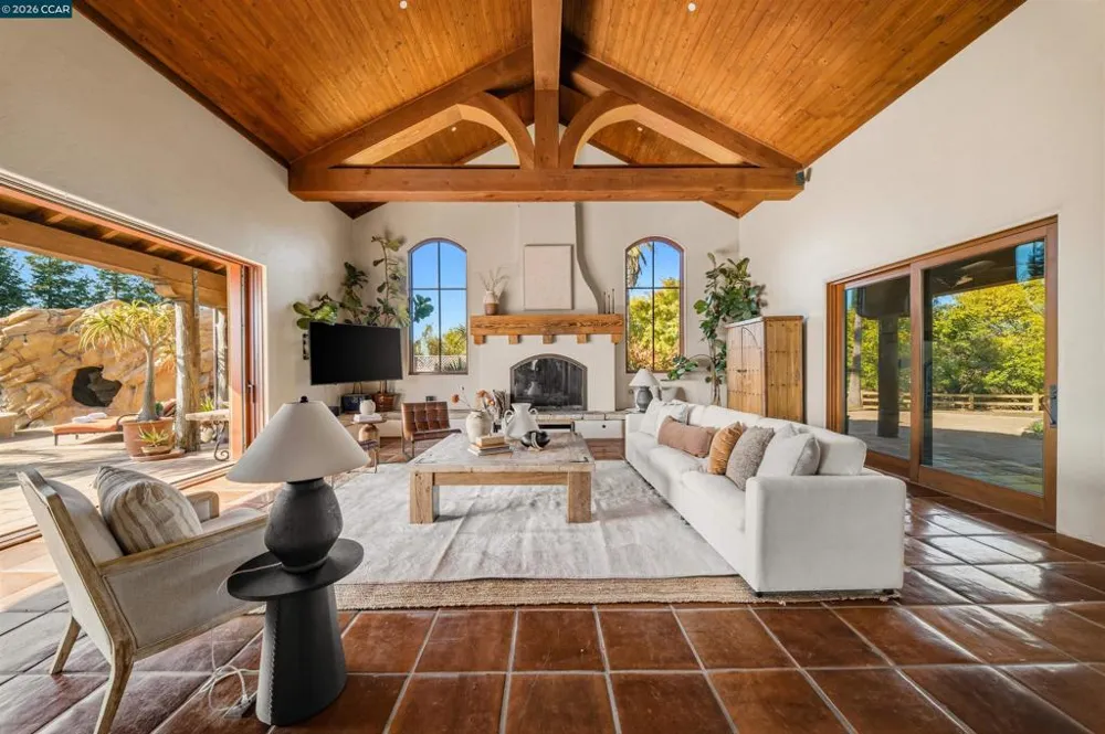1615 Lawrence Rd Danville, CA 94506