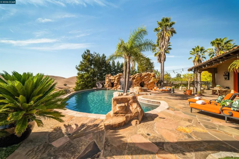 1615 Lawrence Rd Danville, CA 94506