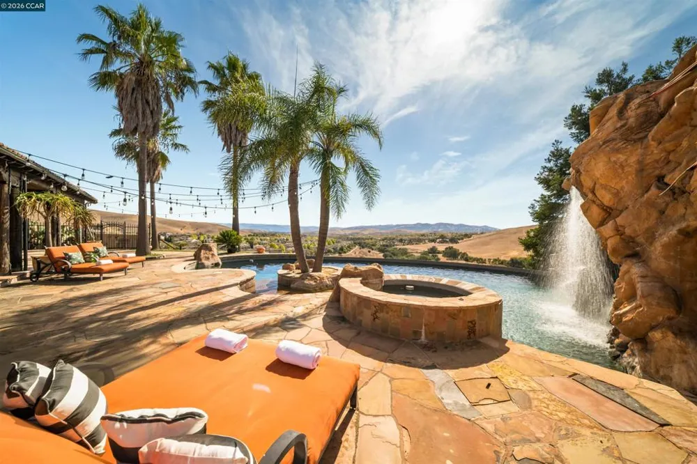 1615 Lawrence Rd Danville, CA 94506