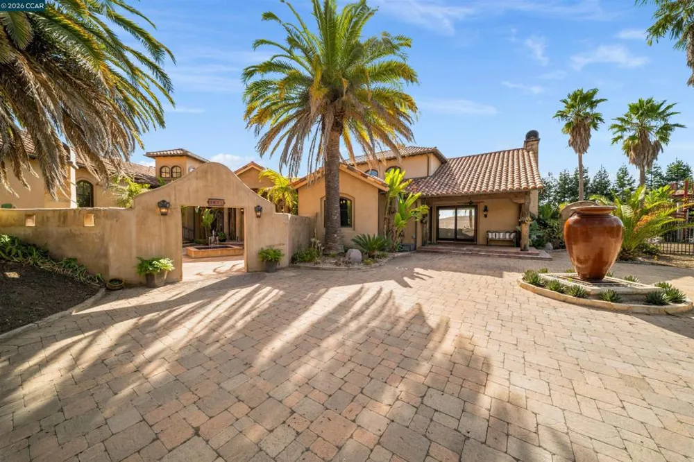 1615 Lawrence Rd Danville, CA 94506