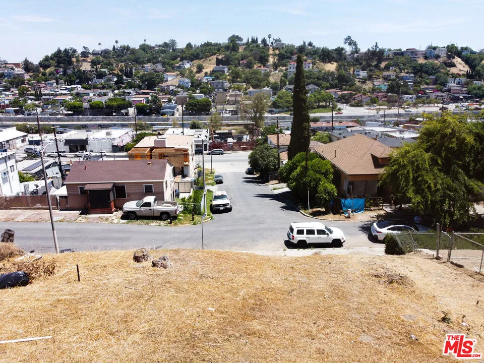 5017 Ithaca Avenue Los Angeles, CA 90032