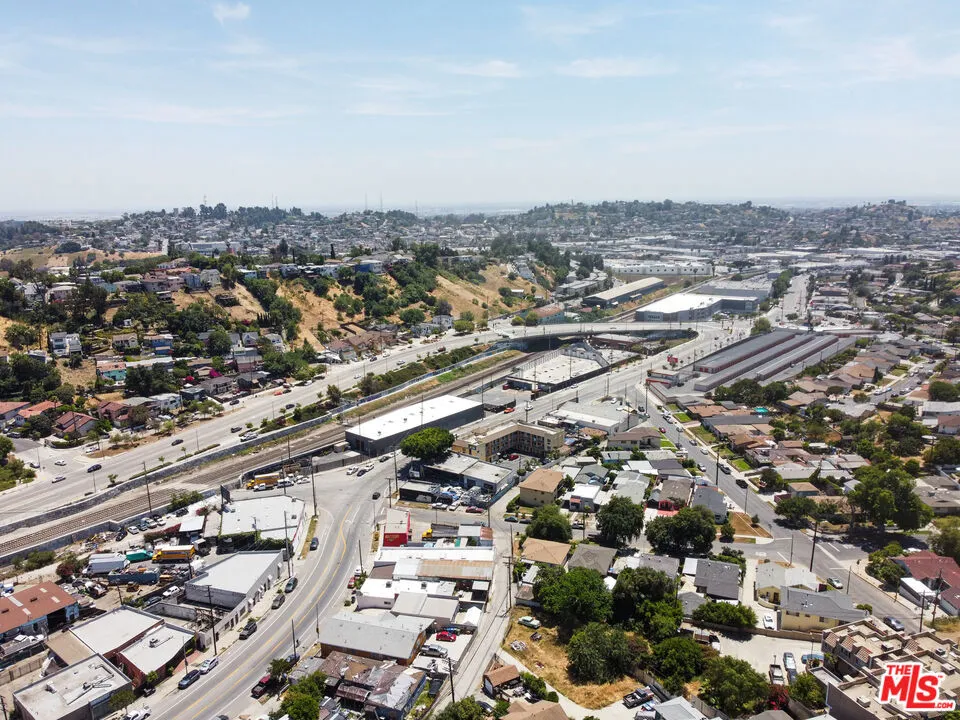 5017 Ithaca Avenue Los Angeles, CA 90032