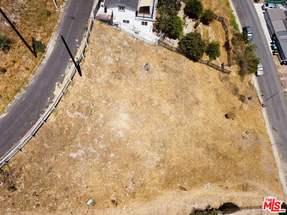 5017 Ithaca Avenue Los Angeles, CA 90032