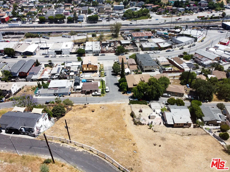 5017 Ithaca Avenue Los Angeles, CA 90032