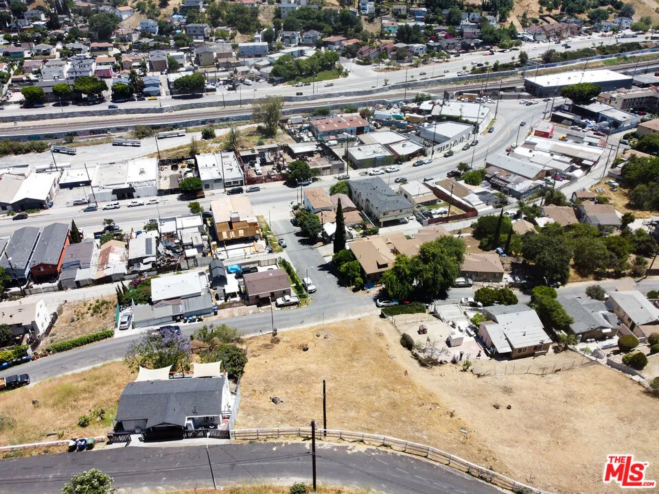 5017 Ithaca Avenue Los Angeles, CA 90032