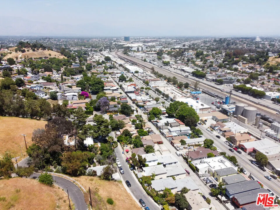 5017 Ithaca Avenue Los Angeles, CA 90032