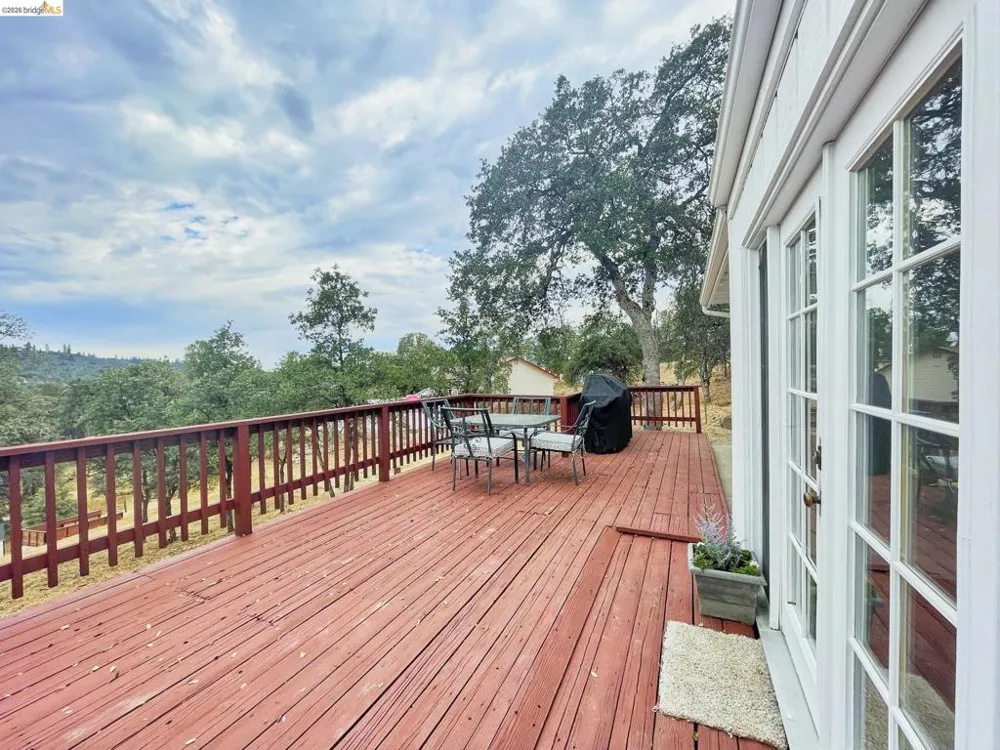 20809 Caylor Drive Soulsbyville, CA 95372