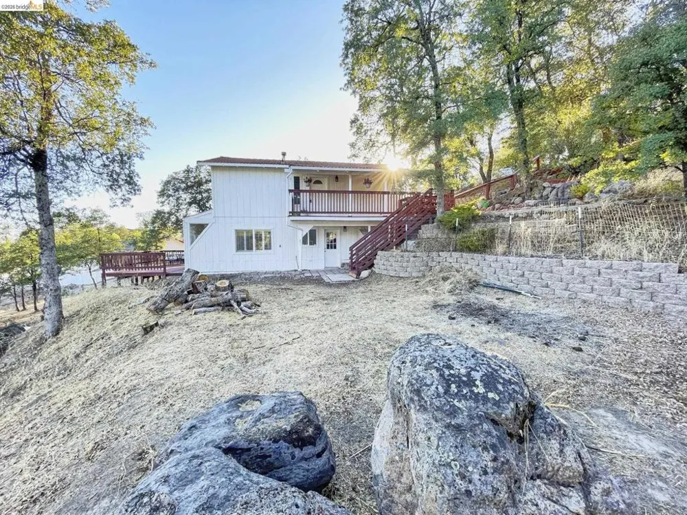 20809 Caylor Drive Soulsbyville, CA 95372