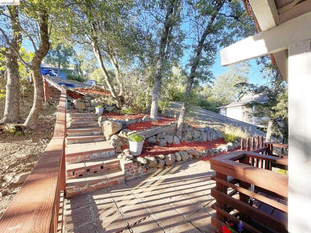 20809 Caylor Drive Soulsbyville, CA 95372