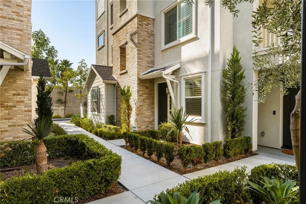 663 S Mosaic Street Anaheim, CA 92805
